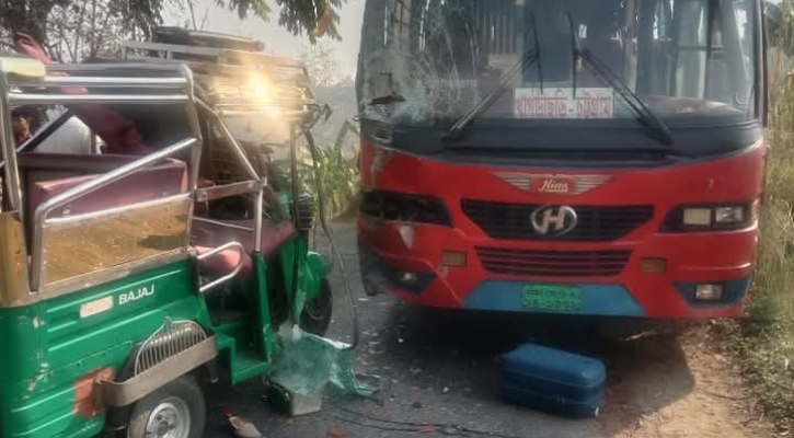 সাজেকে সড়ক দুর্ঘটনায় ৭ পর্যটক আহত